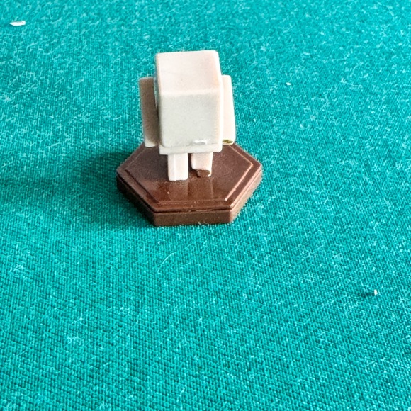 Mini Minecraft Iron Golem Figure - Picture 3 of 5